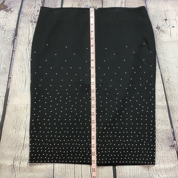 WHITE HOUSE|BLACK MARKET Black Skirt Size: 2 - Picture 10 of 17